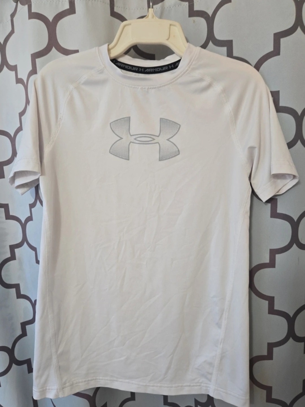 Under Armour White Short Sleeve Performance Tee with Gray Logo